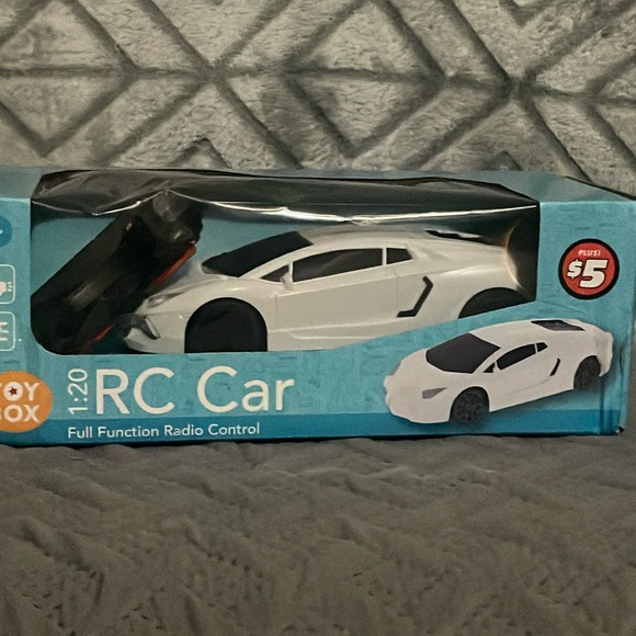 Never Used Remote Control RC Car White Lamborghini (Batteries Not Included) - Picture 1 of 4